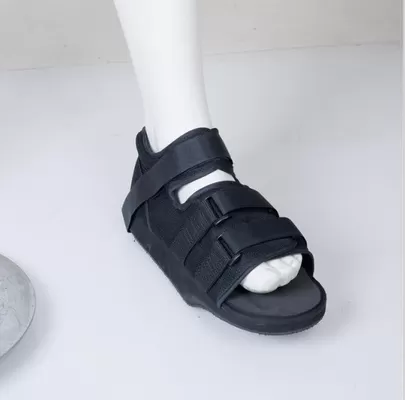 China Medical Pathological Shoes For Pollex Valgus Toe Pressure Relief Decompression Shoes Front supplier